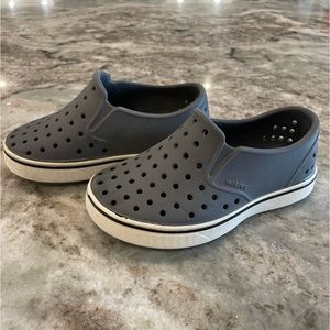 Gray toddler natives